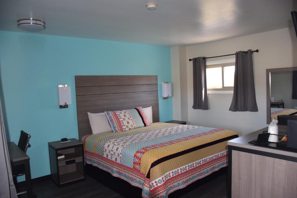 Standard King Room interior